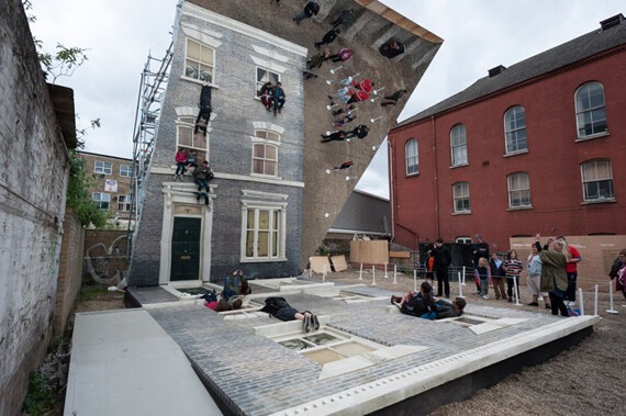 Leandro Erlich.