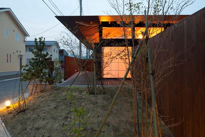 Mikio Tai, Architect Cafe. Large Roof House.